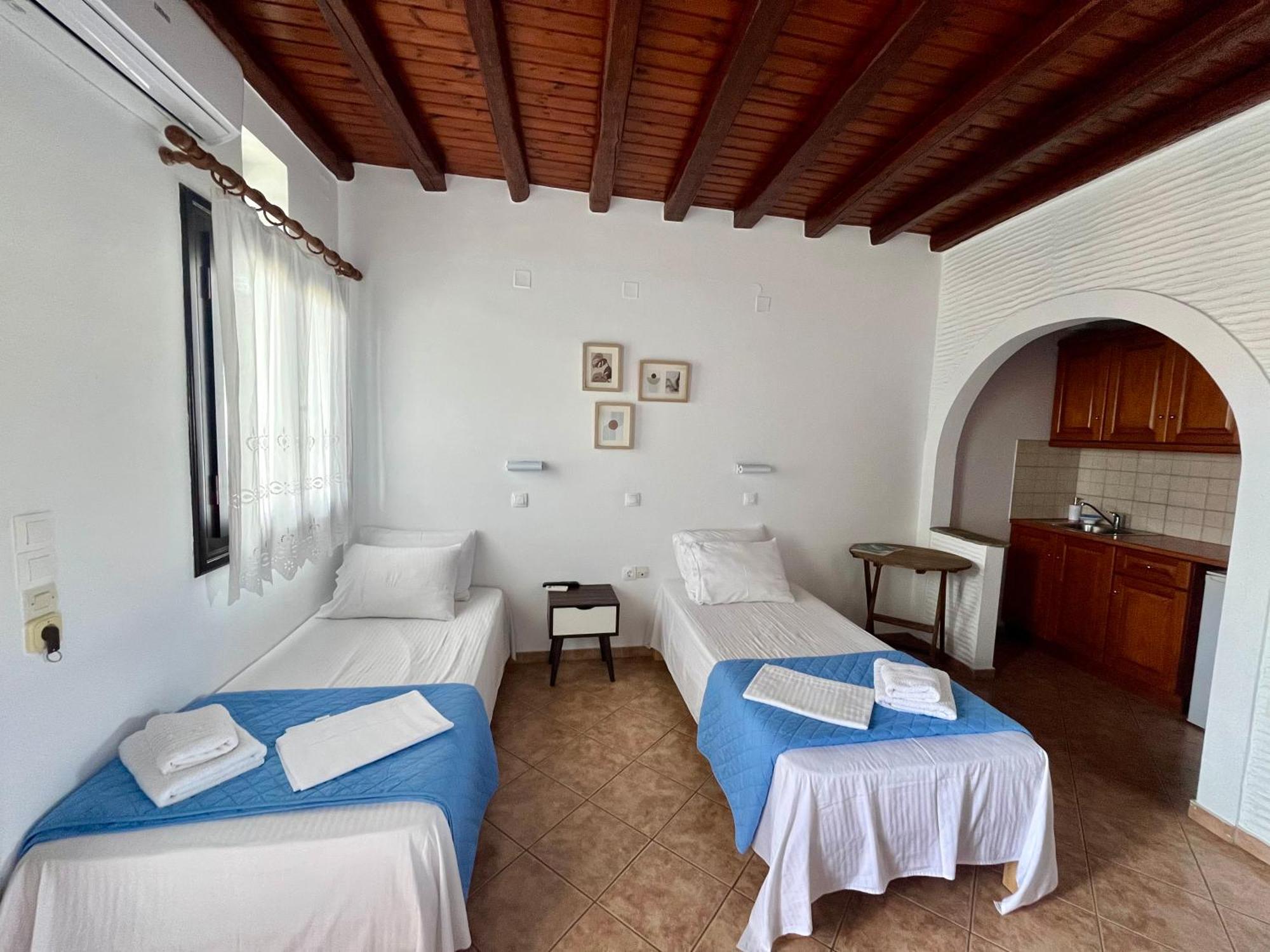 Spitalia Rooms Tinos Екстер'єр фото